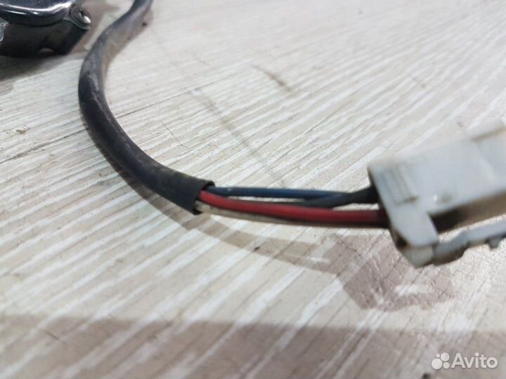 Замок двери задний правый Toyota Vista CV40 3CT