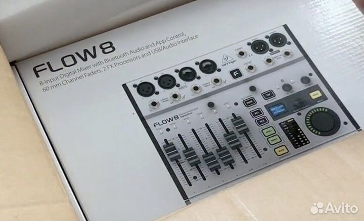 Микшерный пульт Behringer flow 8