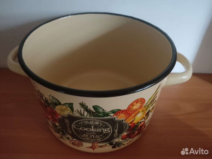 Кастрюли. 4 и 1 л. Новые