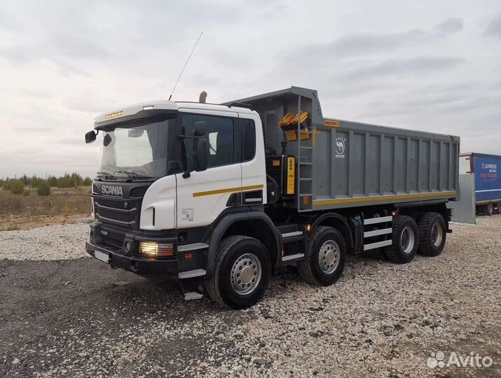 Водитель самосвала