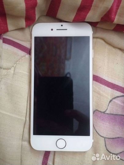 Телефон iPhone 7