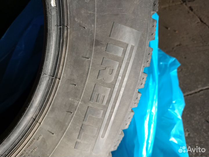 Pirelli Ice Zero 235/65 R17