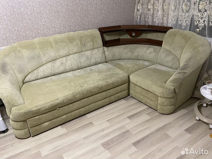 Диван