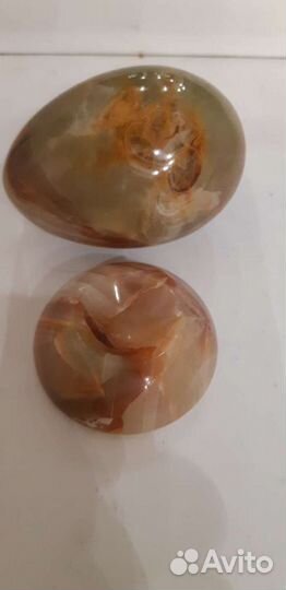 Яйцо на подставке из оникса