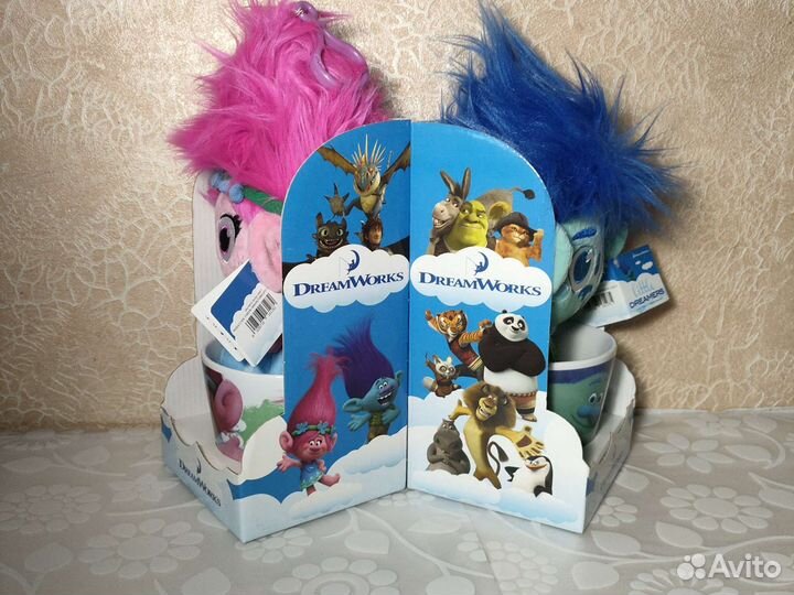 Коллекционные игрушки- брелки в кружке(