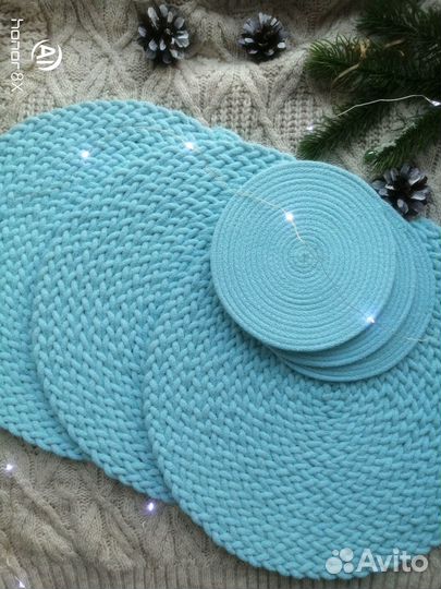 Салфетки на стол. Цвет тифани