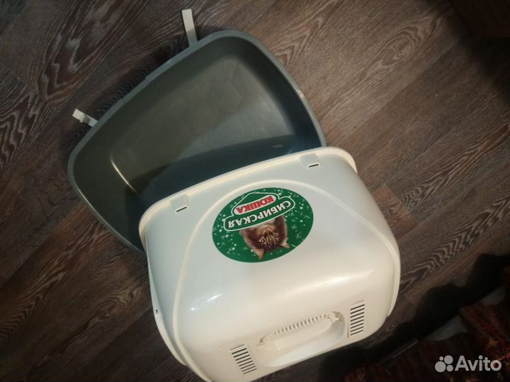 Продаю кошачий домик туалет