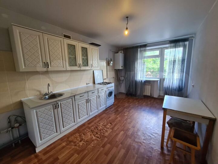 3-к. квартира, 79 м², 1/6 эт.