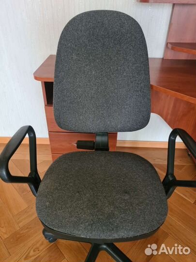 Компьютерное кресло