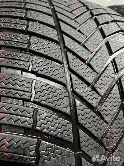 Bridgestone Blizzak LM-005 315/35 R21