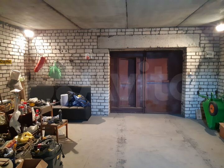 Гараж, > 30 м²