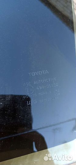 Заднее левое стекло двери Toyota RAV4 2018года