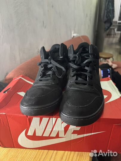 Nike reacretion mid shoe