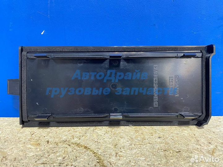 Крышка салонного фильтра для автомобилей Скания 4