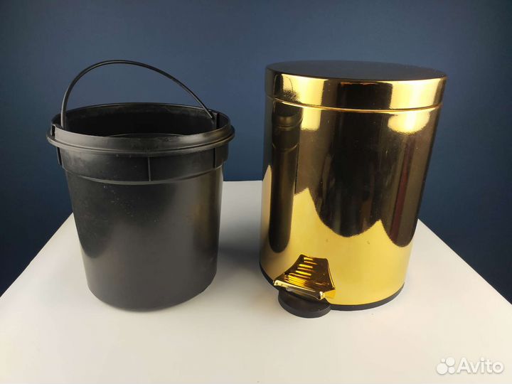 Мусорное ведро с педалью