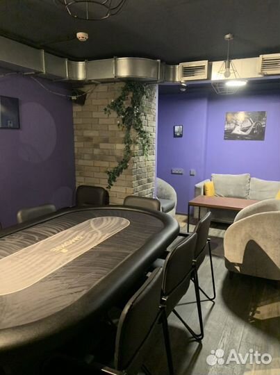 Аренда стола для дружеских посиделок,игры в карты