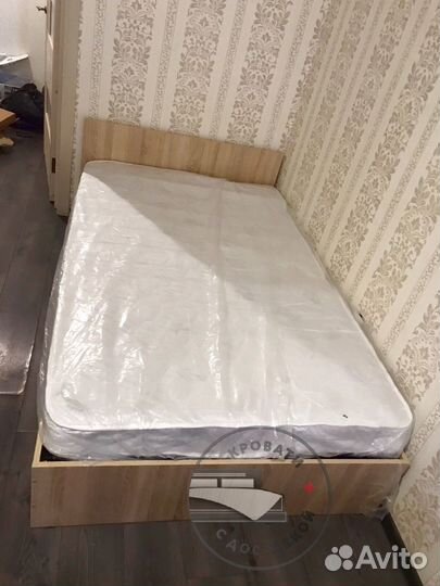 Кровать полутороспальная