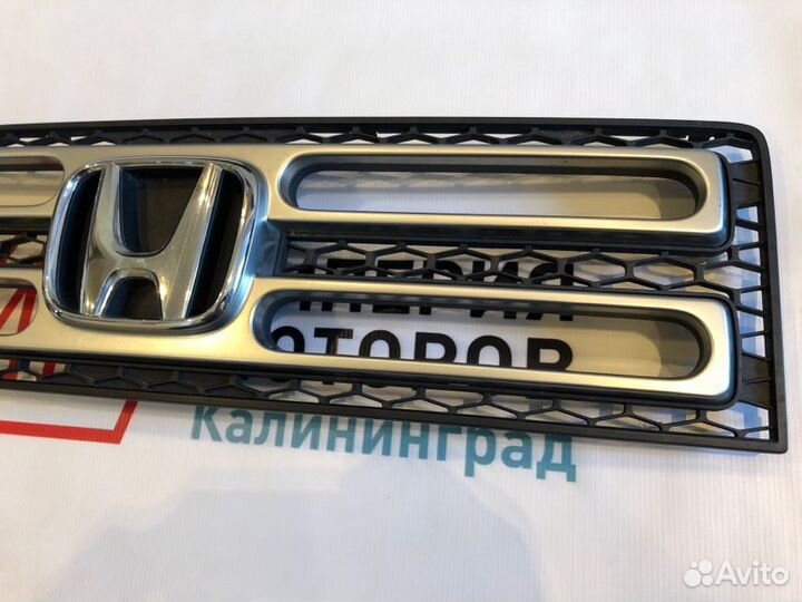 Решетка радиатора передняя Honda Ridgeline J35A9