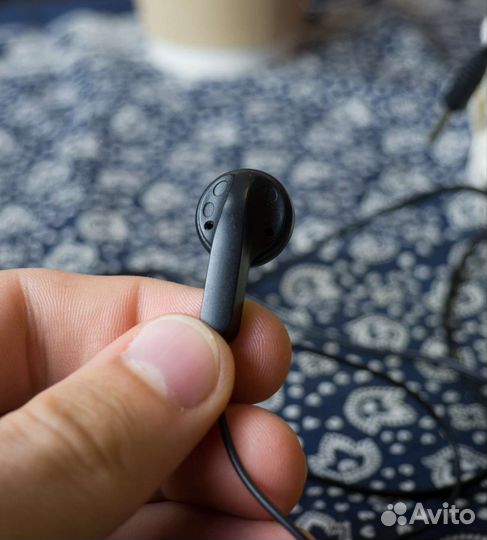 Проводные наушники