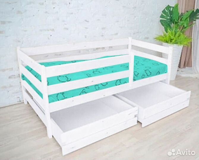 Кроватка с бортиком от 2х лет из массива софа эко