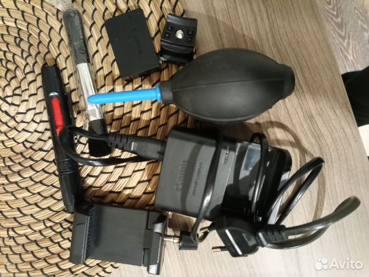 Зеркальный фотоаппарат canon