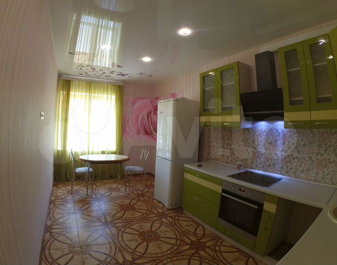 2-к. квартира, 55 м², 1/10 эт.