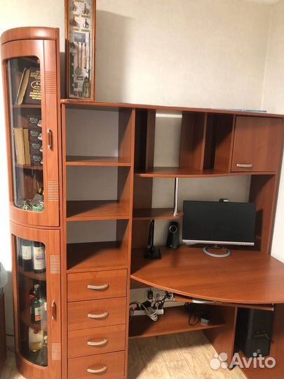 Уголок школьника стол со шкафчиками