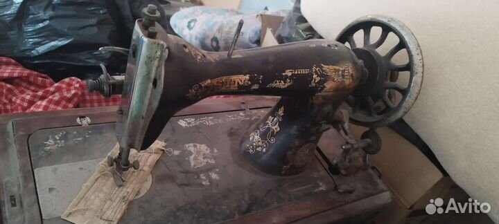 Швейная машина Singer