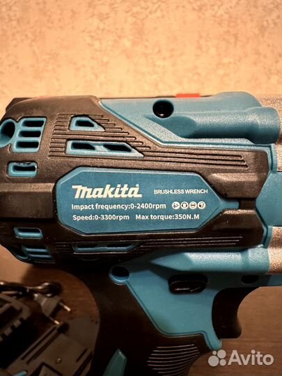 Гайковерт Makiita 300 N/m с набором