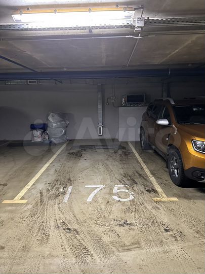 Машиноместо, 13 м²