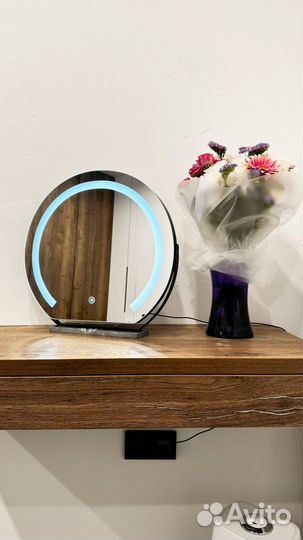 Зеркало с подсветкой настольное