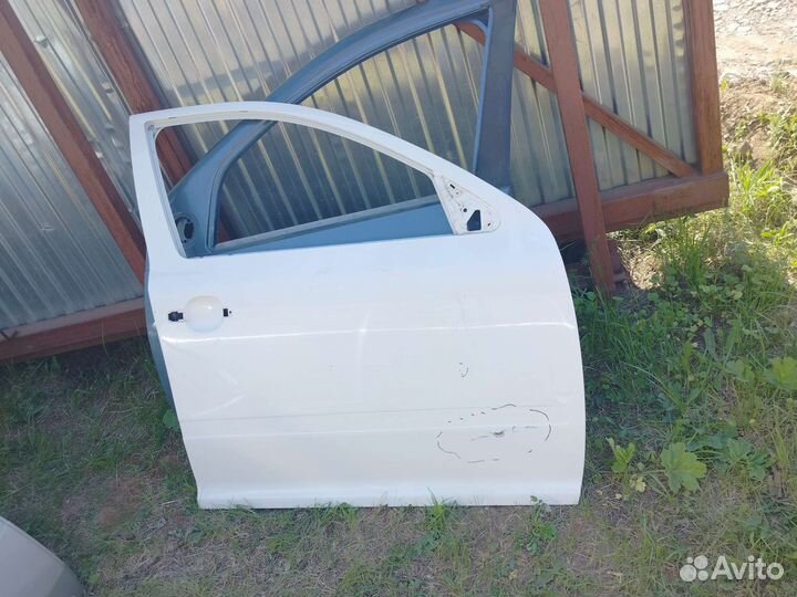 Дверь передняя правая Skoda Octavia a5
