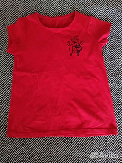 Футболка с ручной вышивкой