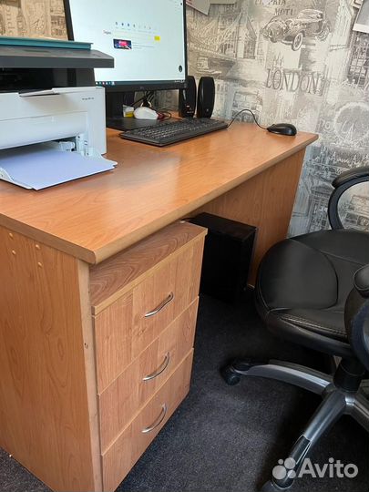 Письменный стол руководителя