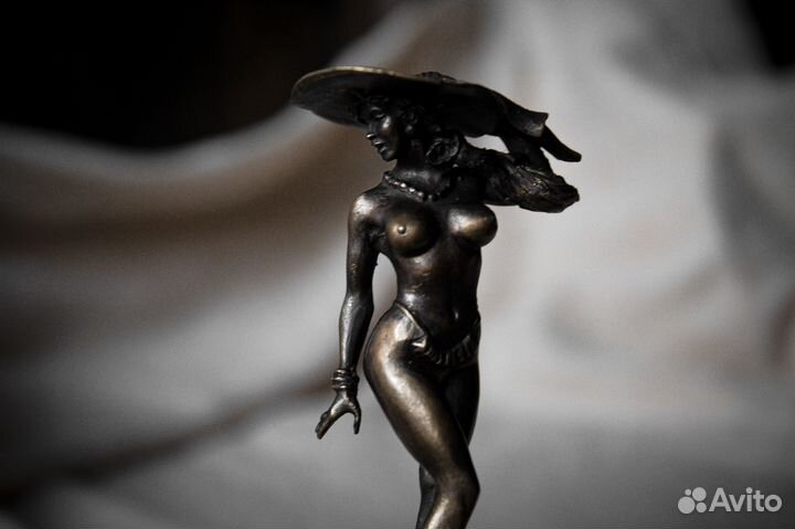 Статуэтка из бронзы - Природная Красота