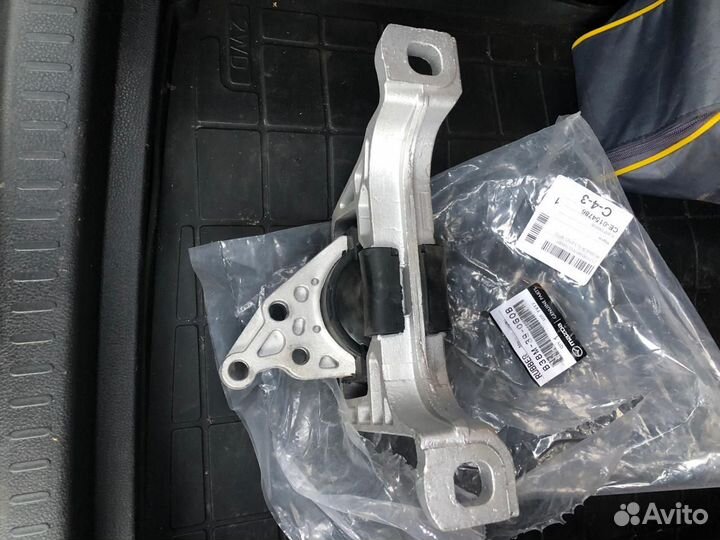 Опора двигателя, правая