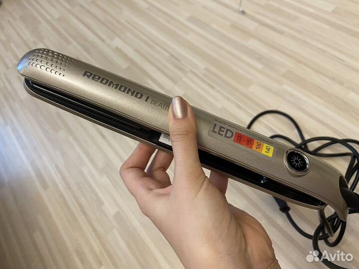 Выпрямитель Redmond Beauty shine новый