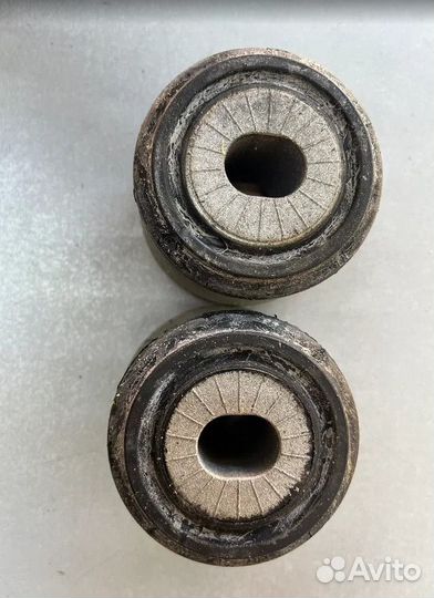 Сайлентблоки подрамника задние audi A4 VW passat 5