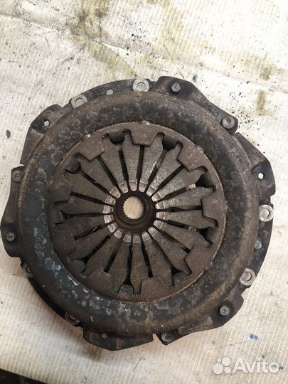 Корзина сцепления с диском Renault Logan 1