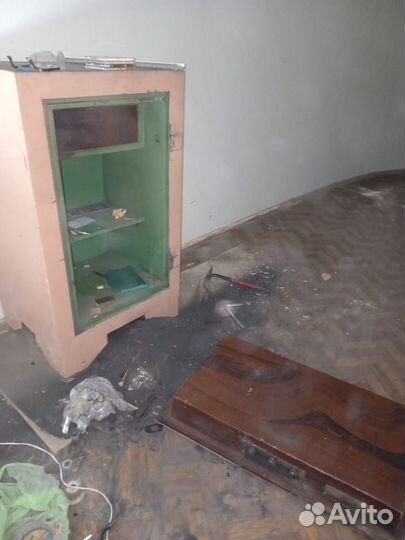 Сейф металлический- бесплатно