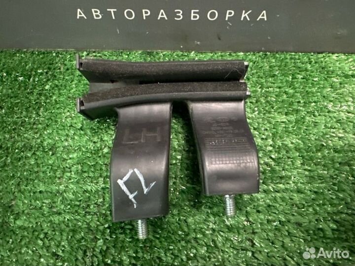 Держатель стекла двери передний левый Kia Ceed 2