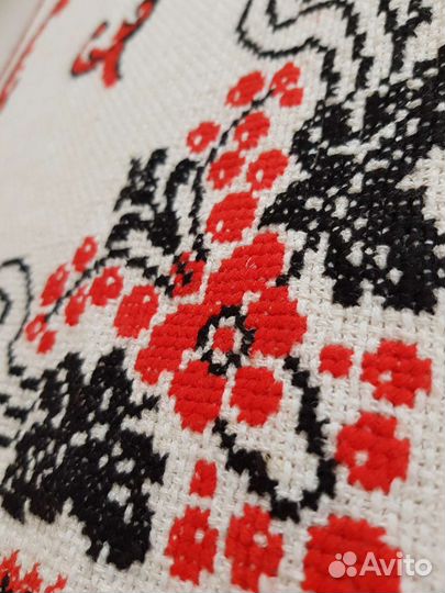 Скатерть вышитая