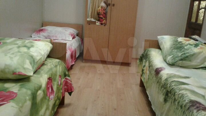 Комната 16 м² в 5-к., 1/1 эт.