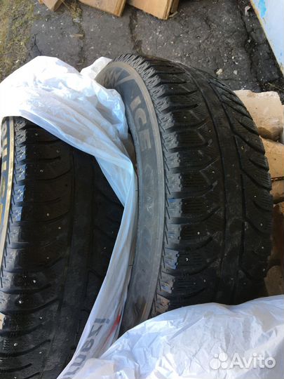 Bridgestone Ice Cruiser 7000 225/65 R17