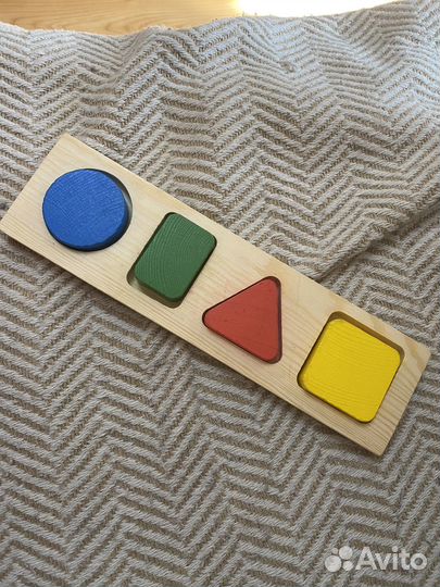 Вкладыш игра сортер геометрические фигуры