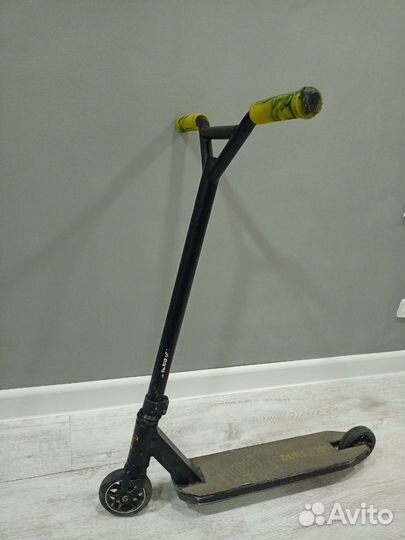 Трюковой самокат Tech Team