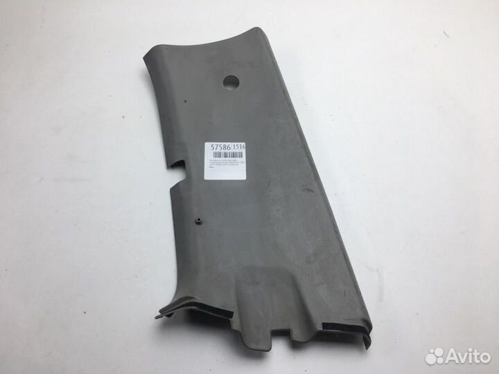 Накладка на стойку задняя правая Toyota Estima