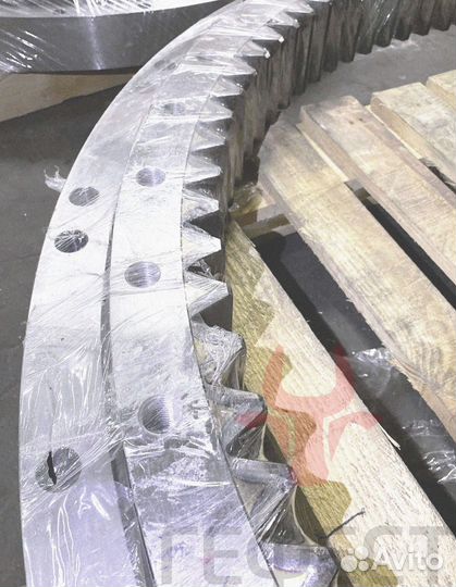 Опорно-поворотный круг Volvo EC300DL 14563335