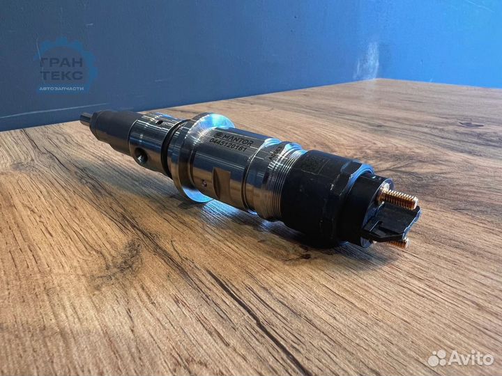 Топливная форсунка 445120161