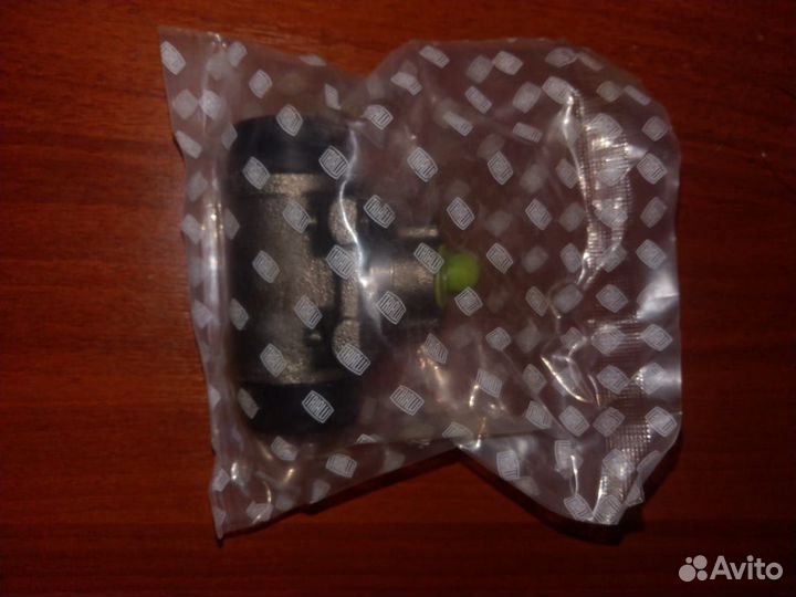 Задний тормозной цилиндр Renault Logan